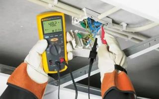 What is the effect of temperature on the broadband?